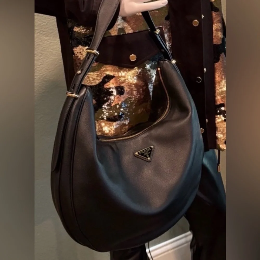 NWOT Prada Arque Large Black Leather Shoulder Bag - Picture 13 of 13